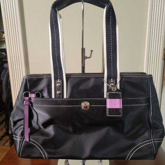 Coach Handbags - EUC Coach Black Nylon Shoulder Bag